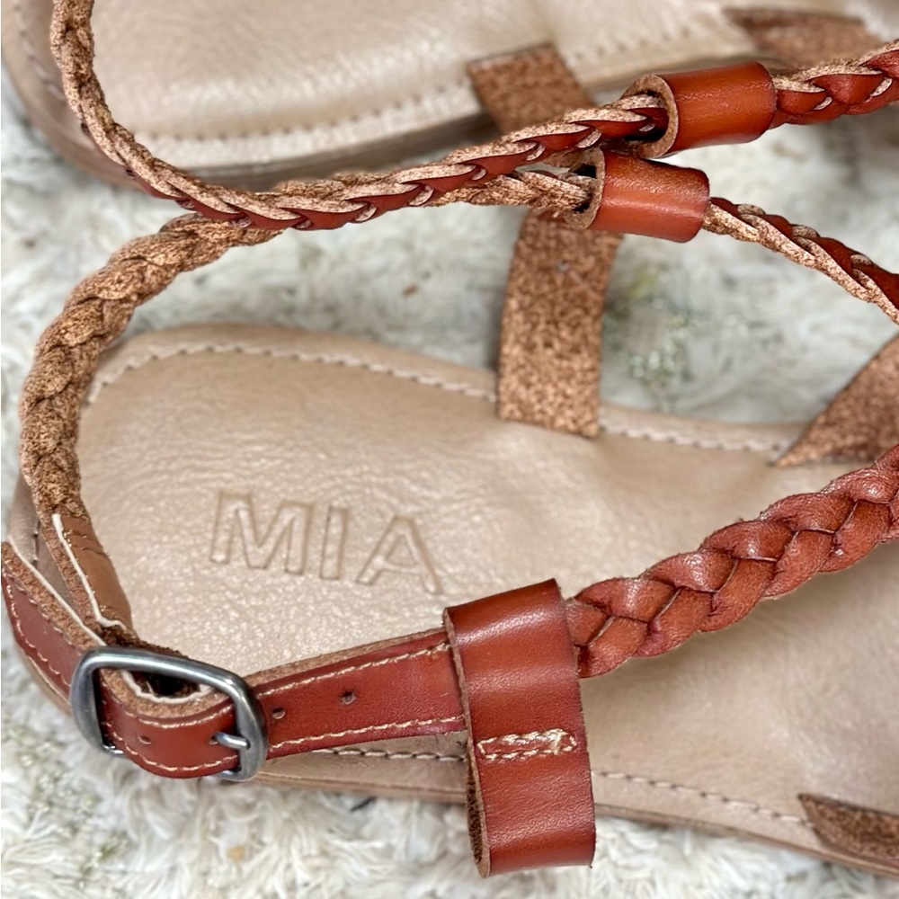 NWT MIA Vaeda Womens Strappy Thong Cognac Sandals Size 9 - Picture 5 of 8